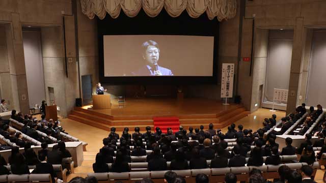 朝比奈が『福井県立大学の入学式』に登壇